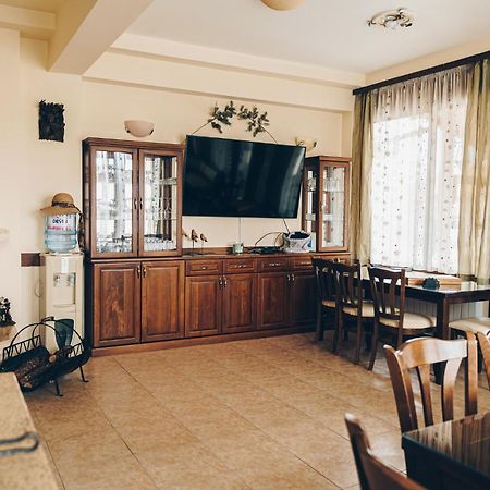 Vila Gardenia Gumoshtnik ภายนอก รูปภาพ