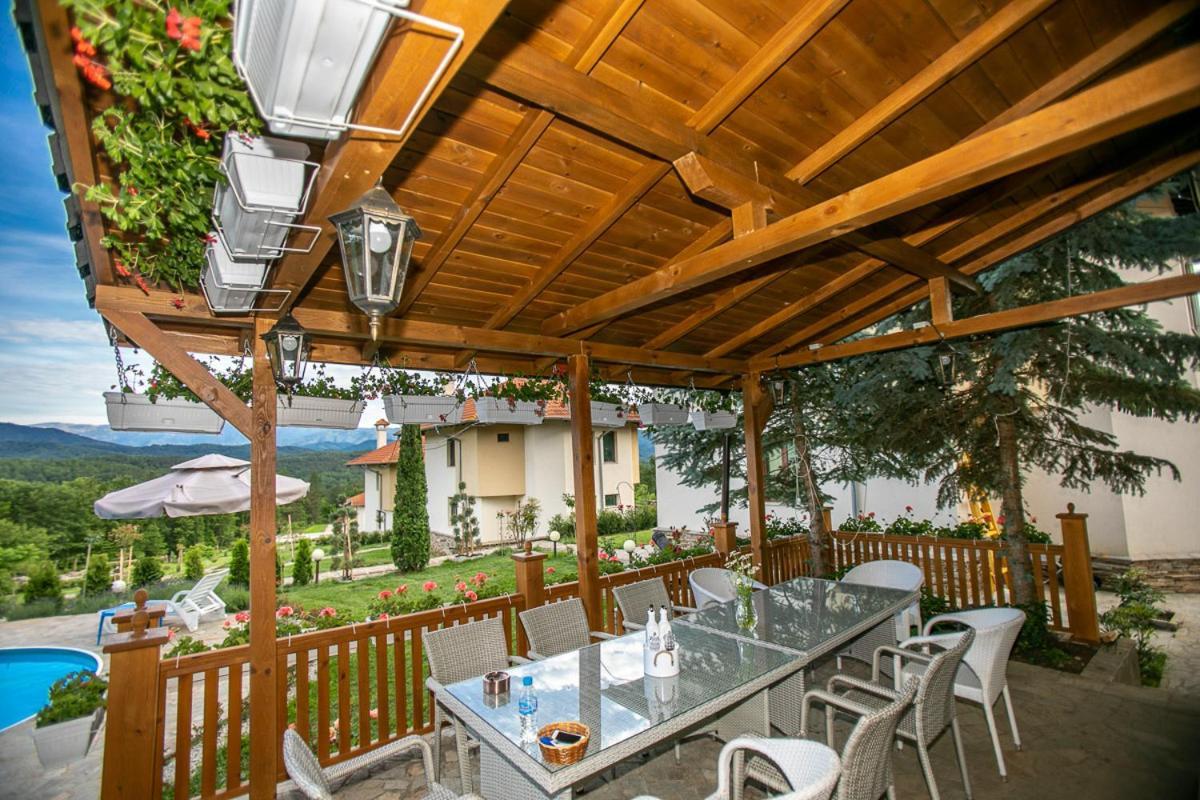 Vila Gardenia Gumoshtnik ภายนอก รูปภาพ