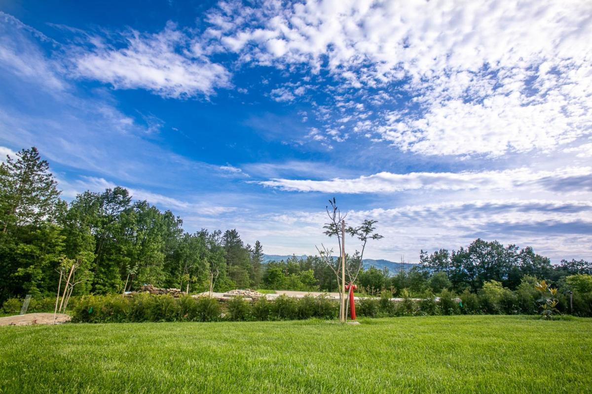 Vila Gardenia Gumoshtnik ภายนอก รูปภาพ